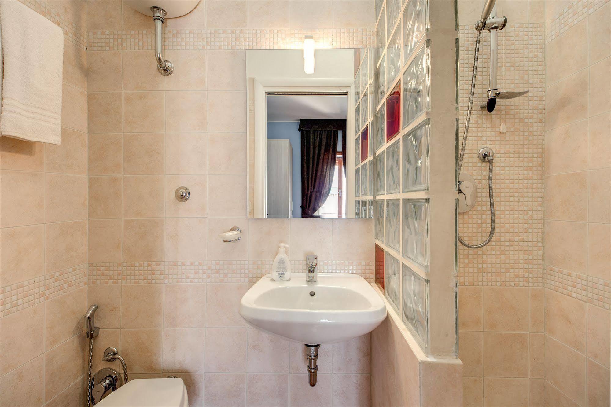 Domus Cornelia Bed & Breakfast Roma Ngoại thất bức ảnh